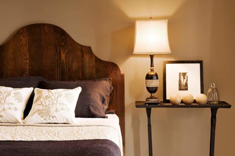 卧室床头复古灯具欧式风格室内装修效果图