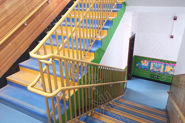 65cm的一种双排扶手适用于家里有小孩的家庭使用也适合安装幼儿园