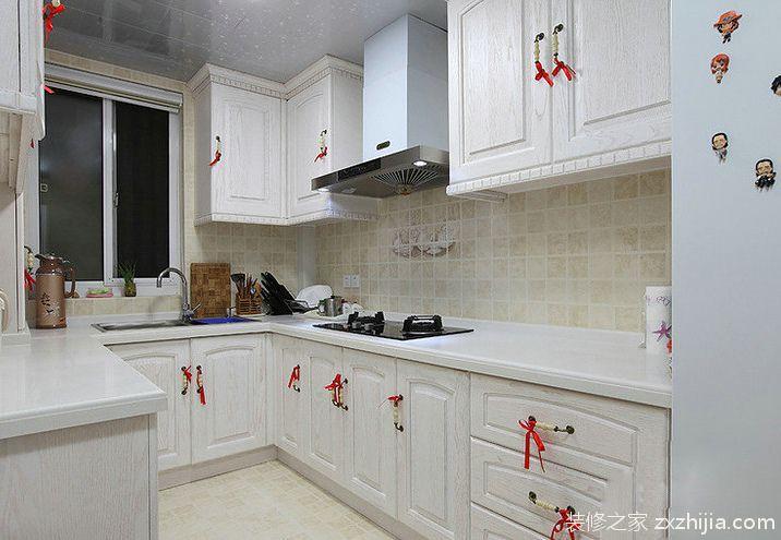 简欧白色厨房橱柜装修效果图片