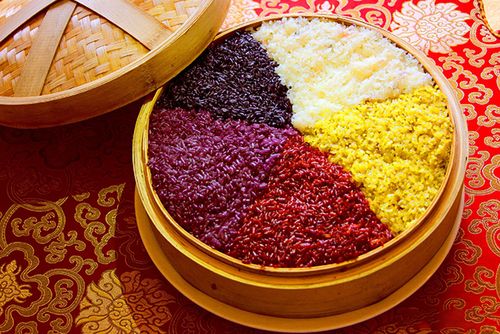 广西壮族三月三吃五色糯米饭色彩全来自植物染色绝了