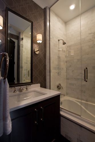欧式风格小型别墅卧室卫生间洗手盆浴缸装修效果图
