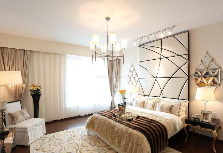 小房间卧室布置背景墙设计效果图片
