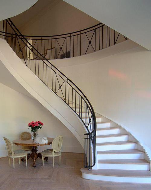 弧形楼梯越来越火我家也想做选对尺寸很重要这样设计最好看