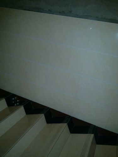 楼梯墙面的瓷砖铺贴方案