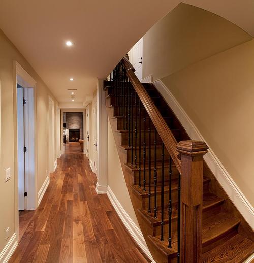 红木纹理木质地板别墅楼梯装修效果图