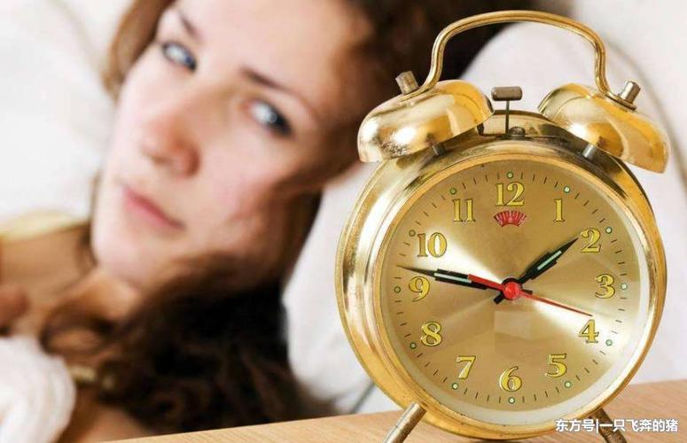 失眠是指熄灯上床之后也无法入睡导致白天身心俱疲的状态根据夜间