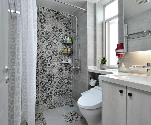 卫生间带拼花图案瓷砖铺贴效果图彩色带花纹洗手间瓷砖粘贴图片