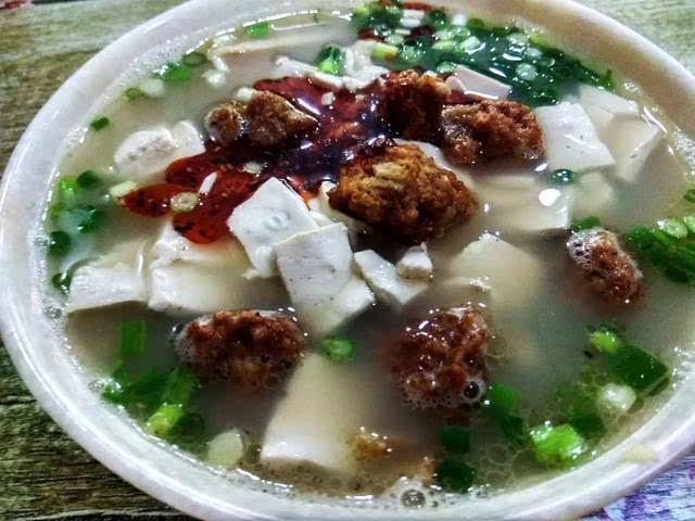 p洛阳豆腐汤是河南省洛阳市的传统小吃之一属于豫菜系该菜品是