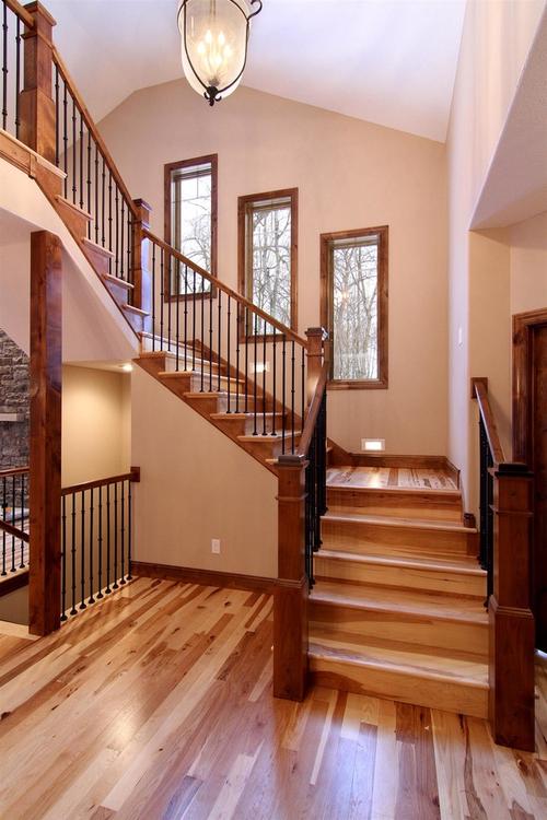复式小户型楼梯装修风格效果图