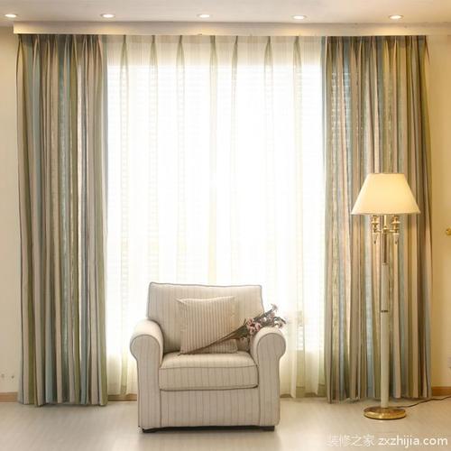 白色现代简约客厅纯色窗帘效果图