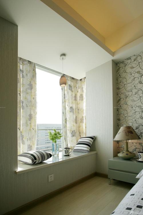 小户型卧室飘窗利用图片欣赏设计456装修效果图