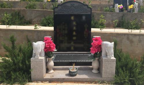 昆明公墓墓碑展示