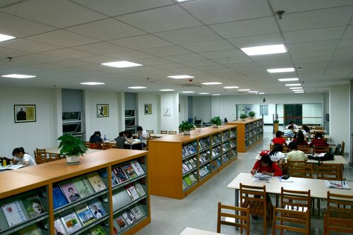 锦江校区图书馆报刊阅览室