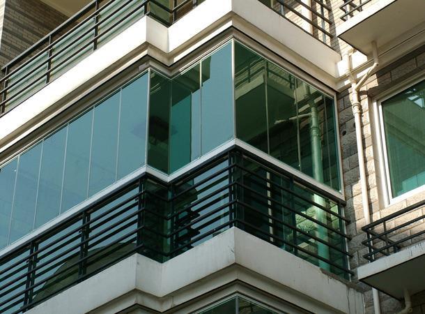 现代风格楼房阳台无框窗图片装修效果图293416592