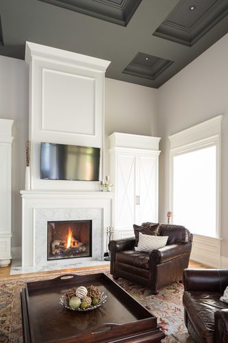 独栋别墅设计白色简约客厅壁炉装修效果图欣赏
