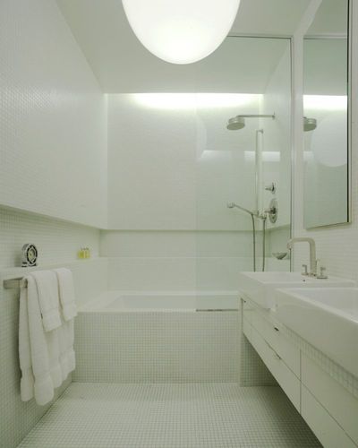 现代风格纯白色卫生间浴室柜图片淋浴间隔断图片