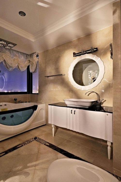 现代简约三居室卫生间浴缸装修图片效果图375471789