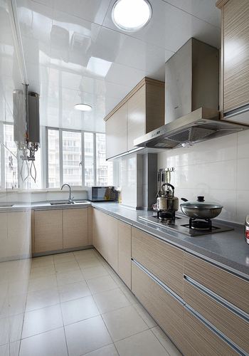 风格厨房实木橱柜装饰效果图时尚黑白简欧厨房橱柜设计效果图一字型