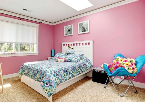 家居简约卧室粉色墙面装修效果图片