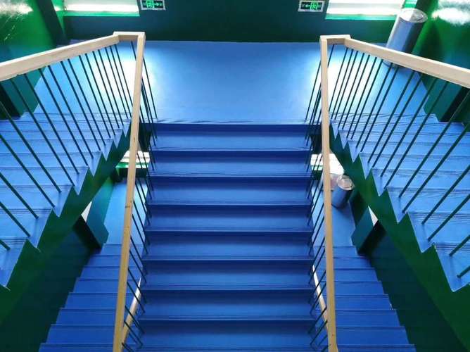 踏步楼梯台阶防滑整体幼儿园塑胶垫板pvc地胶楼梯踏步板