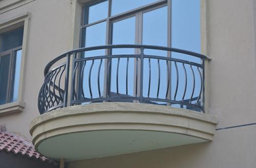 如何安装弧形阳台防护网这些安装时的注意事项你必须知道