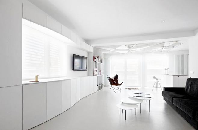 纯白色110平二居家居客厅沙发储物柜吊顶装修效果图
