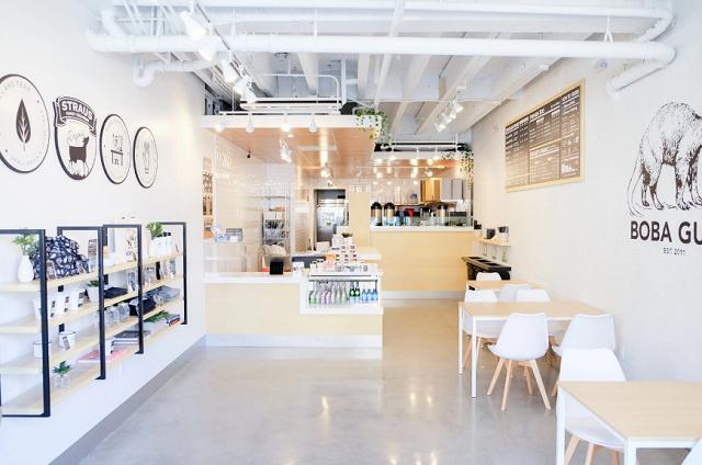 苏州奶茶店如何装修才能店铺人气满满顾客喜欢那种风格的奶茶店