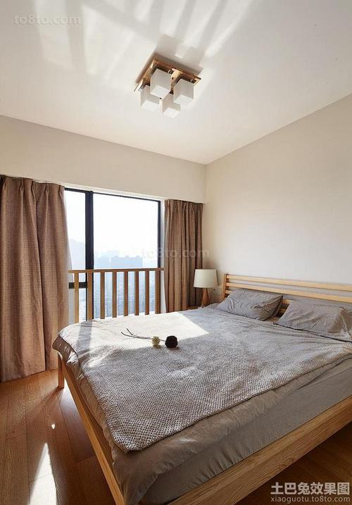 日式简约大窗户卧室装修图片欣赏