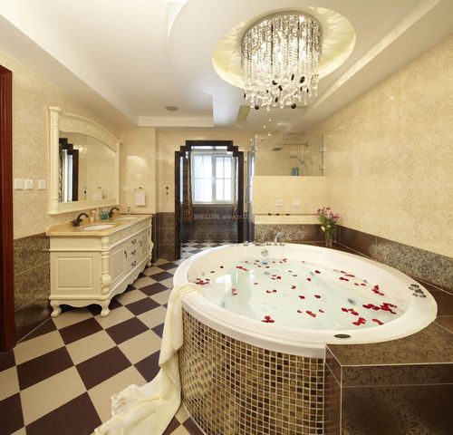 欧式别墅卫生间圆形浴缸装修效果图片