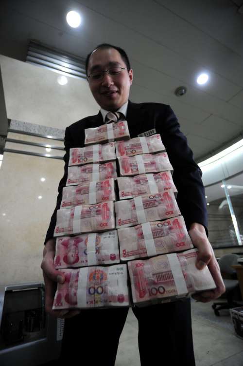 香港人民币存款4月达双位数增长首次突破800亿