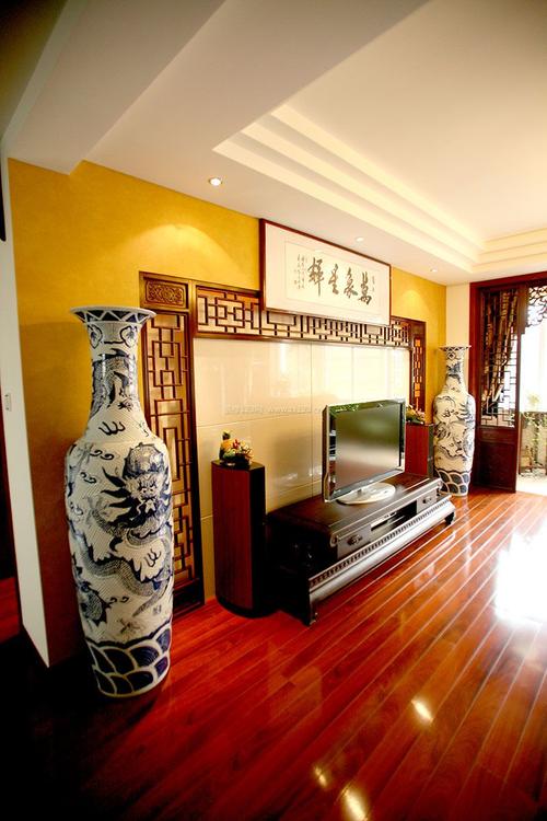 中式古典客厅电视背景墙设计装修效果图片