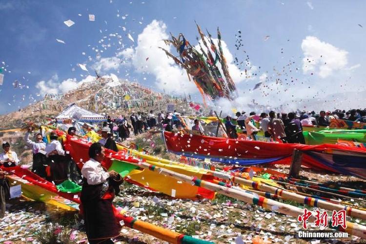 少数民族的神秘节日藏族插箭节
