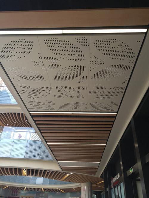 酒店大厅吊顶雕花铝单板