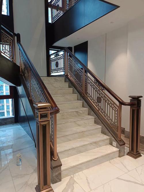 新中式铜艺楼梯