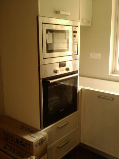 半成品图片放送橱柜高柜和嵌入式烤箱微波炉
