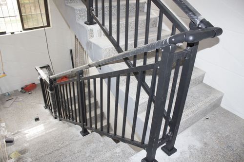 楼梯扶手常规款铝合金材质