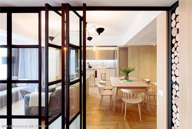现代时尚可以木制玻璃门室内装修效果图