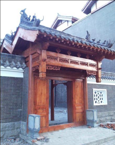 仿古门头传统木板门铜锭大门老式门闩大门定制原来这么简单