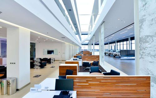 此款办公室装修图片为红酒贸易公司会议室设计效果空间结构规整是