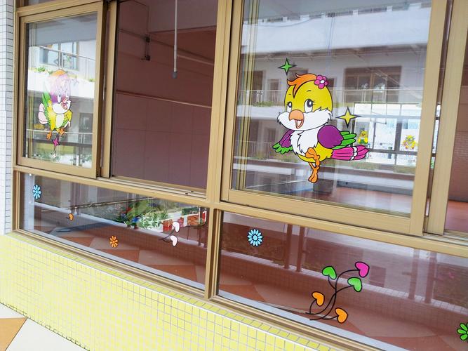 幼儿园卡通动物系列玻璃窗贴实拍图