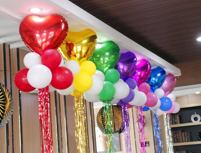 情人节气球装饰气球布置求婚房装饰心形气球布置制造浪漫雨丝流苏