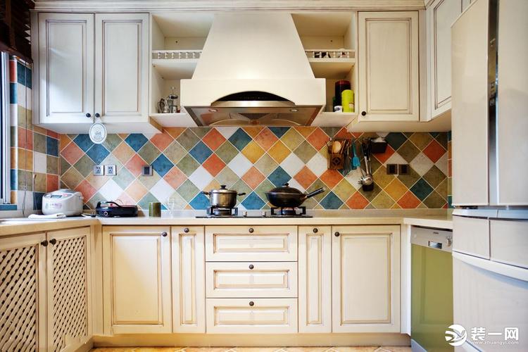 美观别致的厨房花砖装修效果图集锦之欧式风格