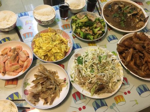 哈仙岛美食元宵节的哈仙岛餐桌全是硬菜