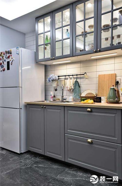 厨房橱柜颜色搭配效果图