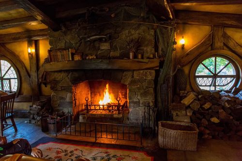 在暖气片式散热器还没有出现的日子里壁炉是欧洲最常用的冬季取暖