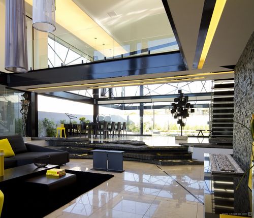 南非米德兰现代别墅挑空客厅装修效果图