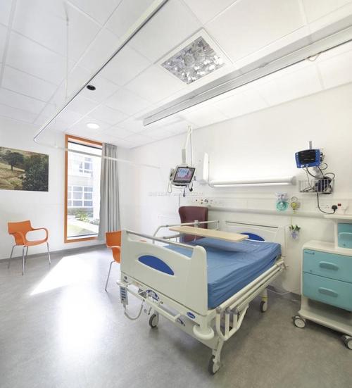 现代医院病房集成吊顶装修效果图