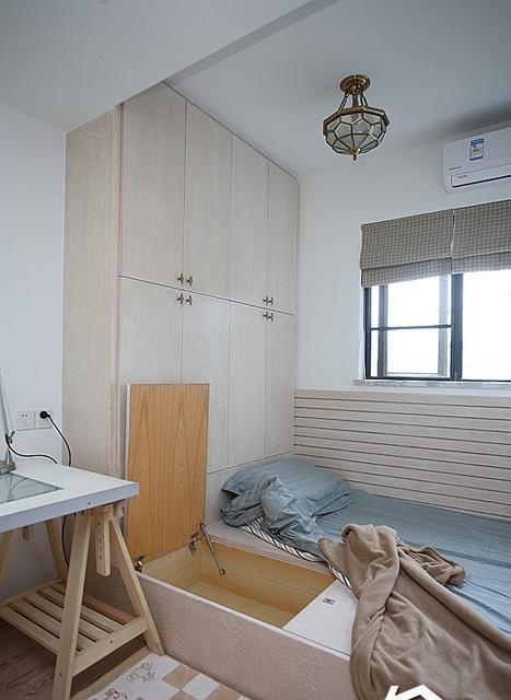 三米设计简约风格跃层富裕型卧室地台衣柜订做效果图
