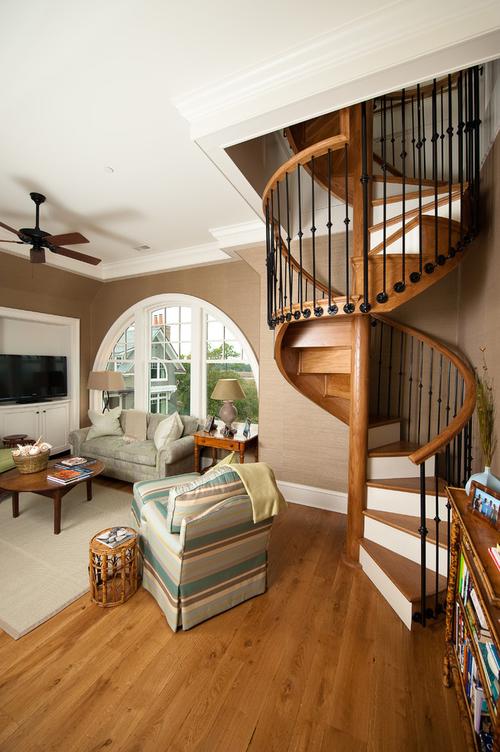 现代别墅起居室个性旋转楼梯设计装修效果图