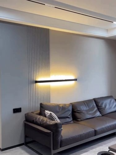 100块的背景墙灯配黑色沙发高级背景墙沙发装修设计装修设计